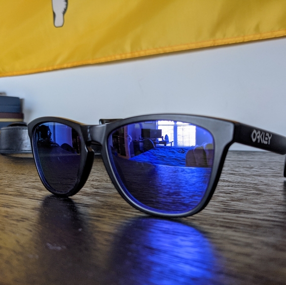 Oakley Other - Oakley Frogskins